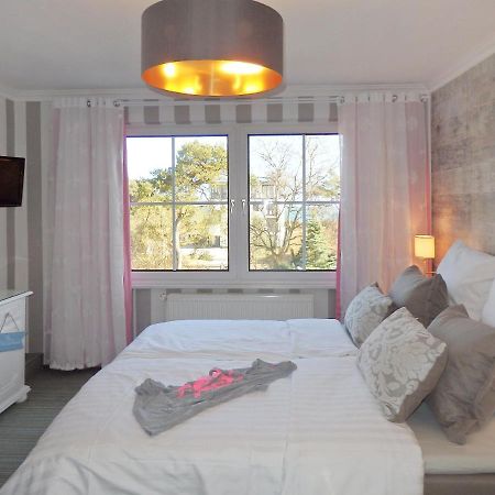 Strandhotel Villa Louisa & Appartementhaeuser Villa Josephine Und Villa Christine Юлиусрух Екстериор снимка