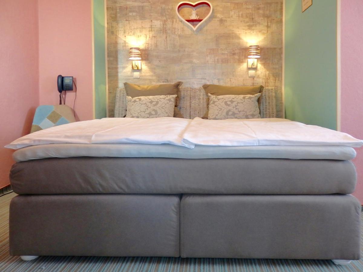 Strandhotel Villa Louisa & Appartementhaeuser Villa Josephine Und Villa Christine Юлиусрух Екстериор снимка