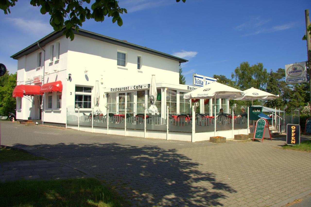 Strandhotel Villa Louisa & Appartementhaeuser Villa Josephine Und Villa Christine Юлиусрух Екстериор снимка