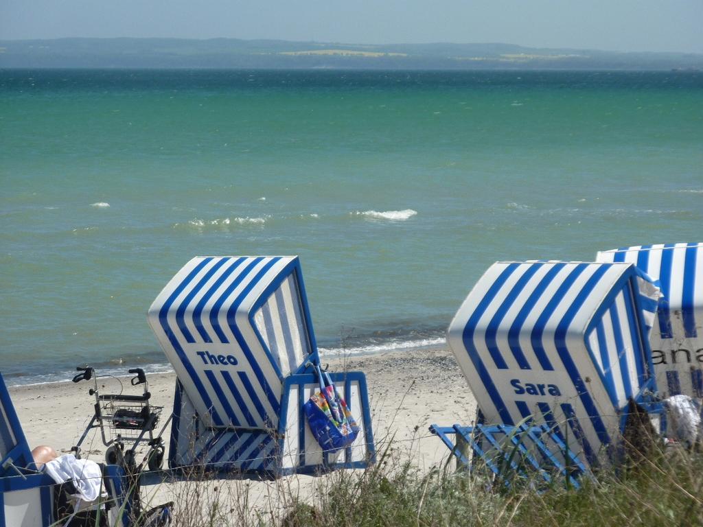 Strandhotel Villa Louisa & Appartementhaeuser Villa Josephine Und Villa Christine Юлиусрух Стая снимка