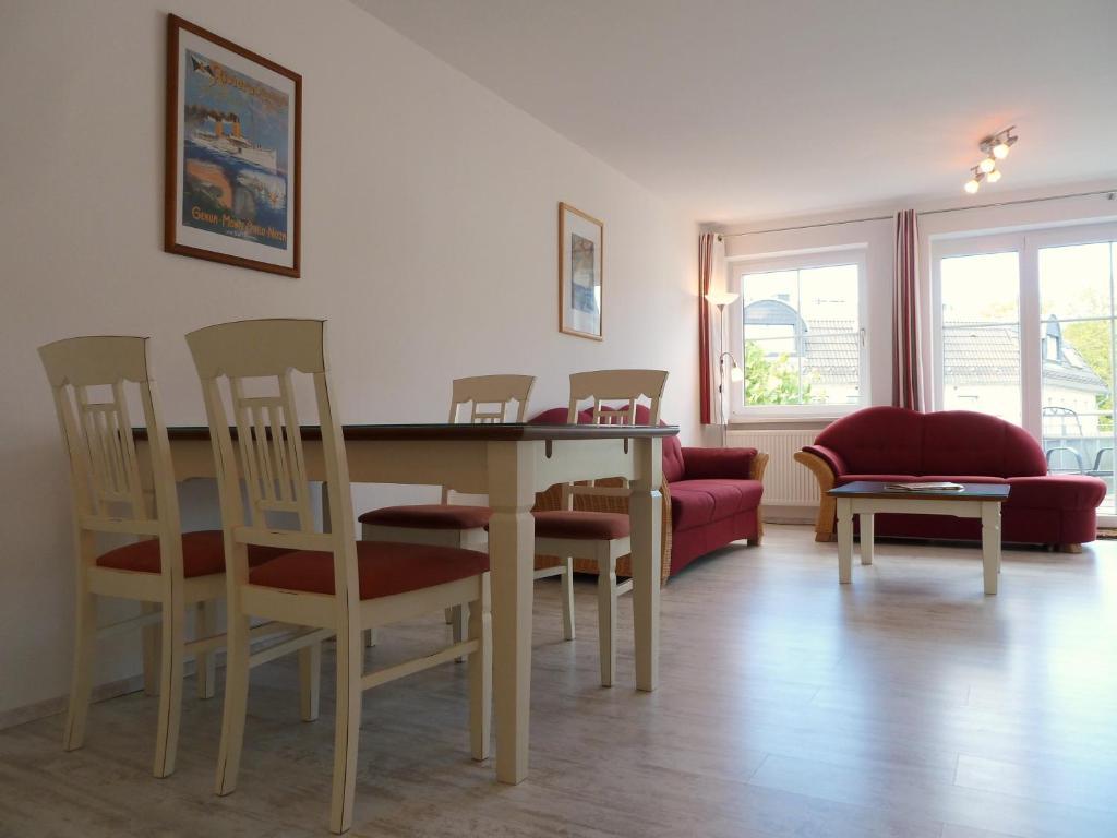 Strandhotel Villa Louisa & Appartementhaeuser Villa Josephine Und Villa Christine Юлиусрух Екстериор снимка