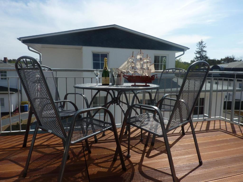 Strandhotel Villa Louisa & Appartementhaeuser Villa Josephine Und Villa Christine Юлиусрух Стая снимка