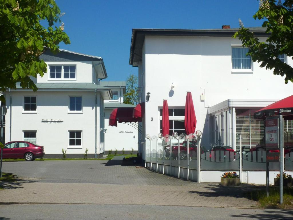Strandhotel Villa Louisa & Appartementhaeuser Villa Josephine Und Villa Christine Юлиусрух Екстериор снимка